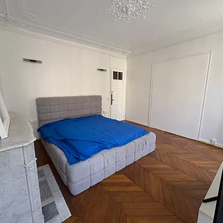 Haussmannienne Avec Balcon Coeur De 1er Rum i privatbostad *
