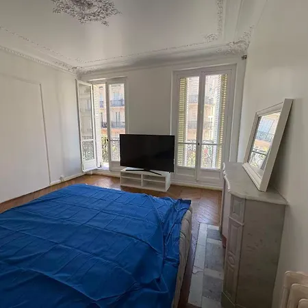 Haussmannienne Avec Balcon Coeur De 1er