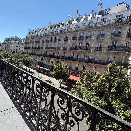 Haussmannienne Avec Balcon Coeur De 1er Paris